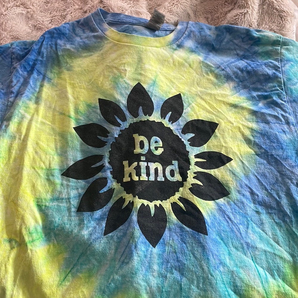 Gildan- Bright yellow and blue “Be Kind” tie dye. XL T-Shirt